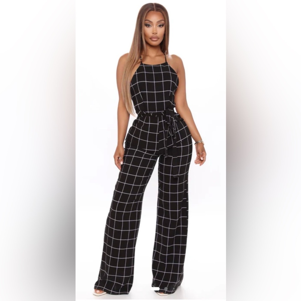 🌸. Black and White Checkered Jumpsuit